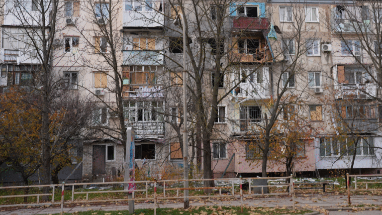 На Херсонщині евакуювали частину цивільних із прифронтової зони