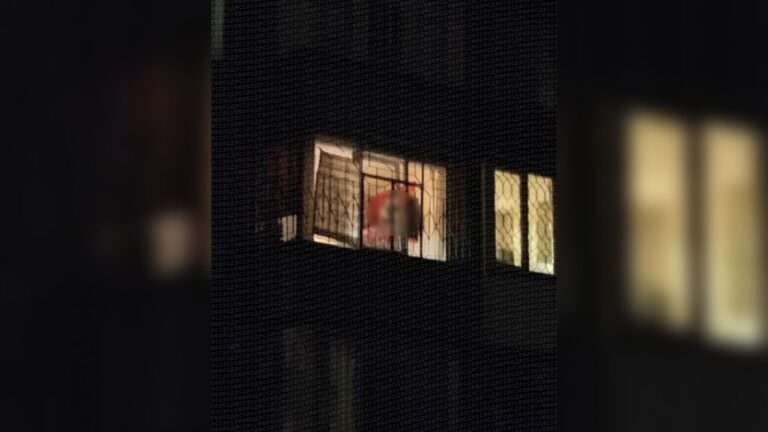 В Одесі біля ринку “Привоз” вивісили прапор із нацистською символікою