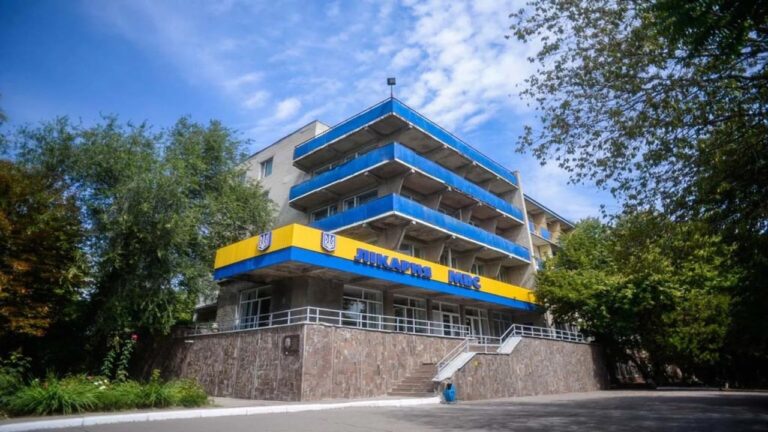 Херсонська лікарня придбала медобладнання за завищеною ціною
