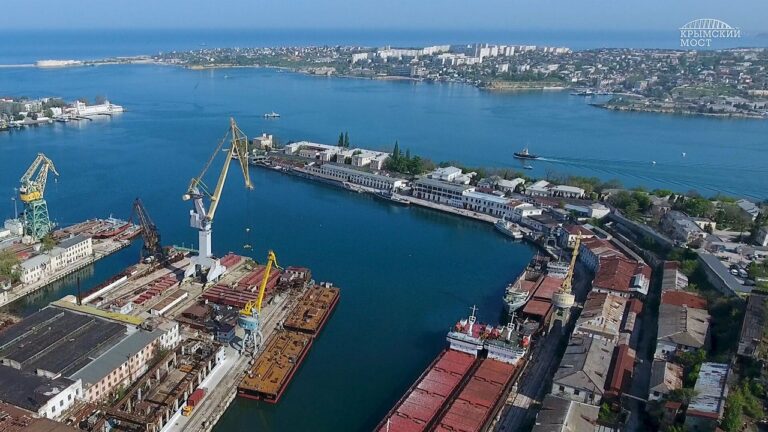 Росіяни планують продати Севастопольський морський завод: його “націоналізували” у Порошенка
