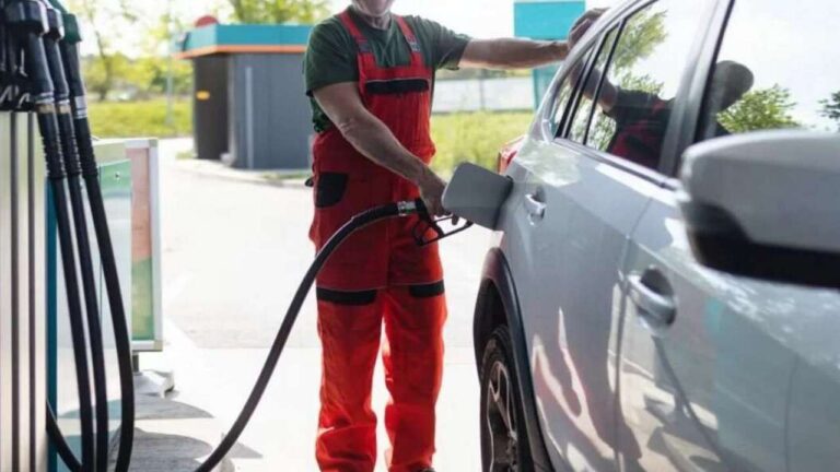 В Одесі ліквідували нелегальну АЗС із сурогатним пальним