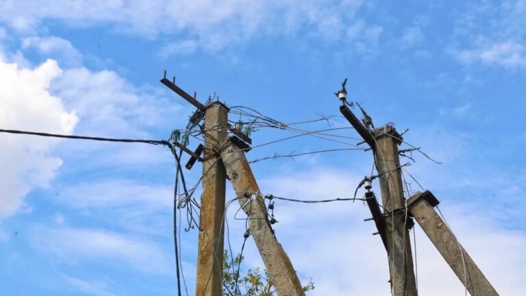 На Херсонщині понад 98 тис людей залишилися без електрики через аварію