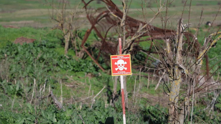 Сільськогосподарський транспорт підірвався на міні у Високопільській громаді