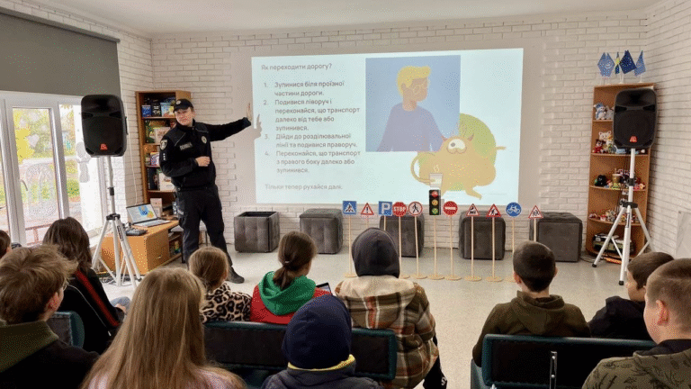 Поліцейські провели інтерактивний урок з безпеки дорожнього руху для ліцеїстів