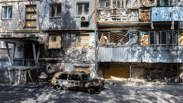 Російські війська обстріляли Херсон: двоє поранених