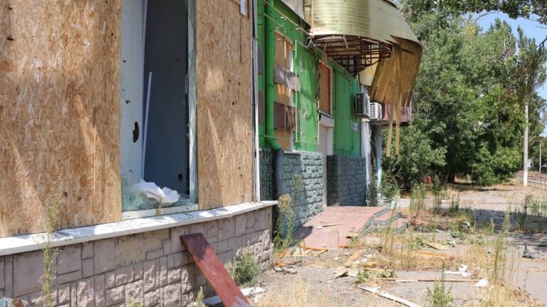 У Херсоні дві літні жінки постраждали від обстрілу російських військ