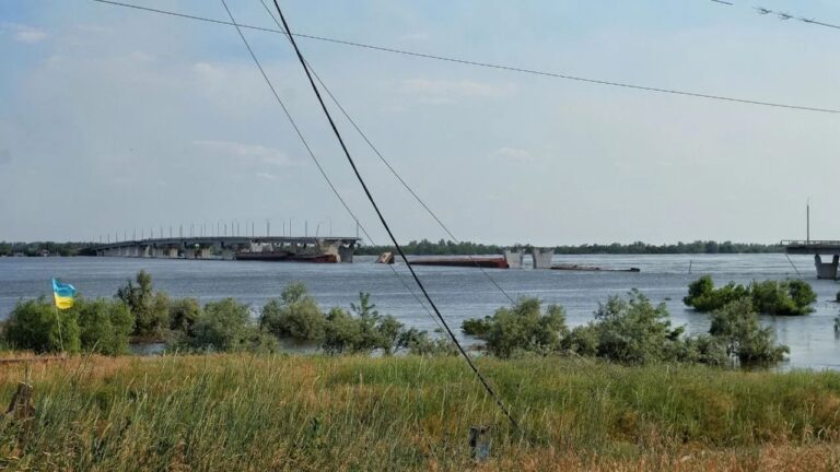 Російські війська здійснили атаку на позиції українських захисників біля Антонівського мосту