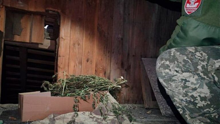 У військовій частині Миколаєва виявили наркотики