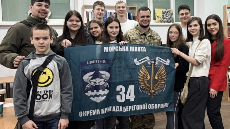 Юні херсонці отримали нагороду на фестивалі в Празі та передали призові кошти військовим