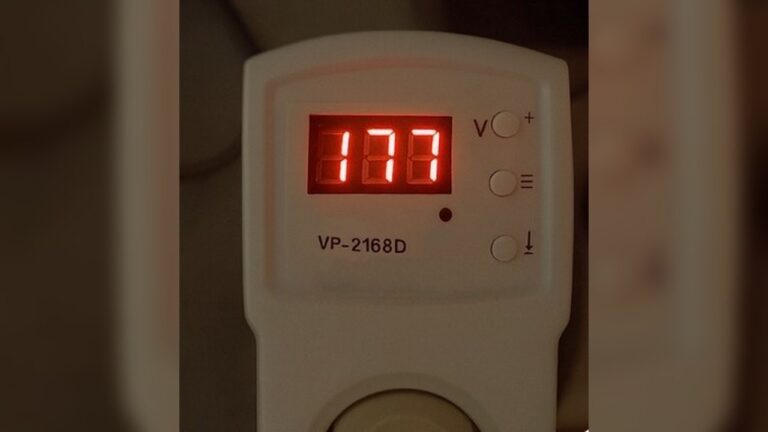 В Одесі мешканці будинку на Філатова скаржаться на небезпечну напругу та бездіяльність служб