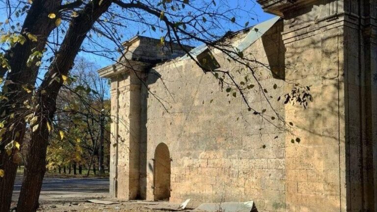 Обстрілом пошкоджено Північні ворота колишньої Херсонської фортеці