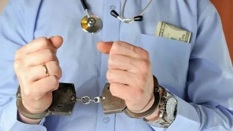 В Одесі лікаря затримали за схему ухилення від мобілізації за 7 тис доларів
