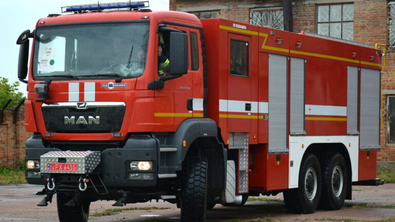 Березівська громада отримала пожежний автомобіль від німецьких партнерів