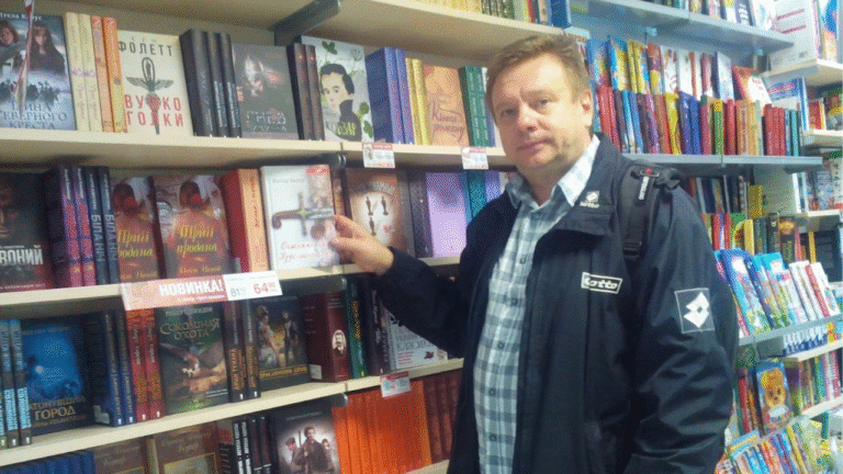 Херсонці зустрінуться з переможцем “Коронації слова” Віктором Вальдом