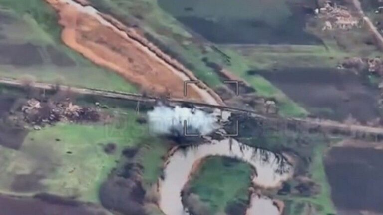 Українські льотчики знищили міст, яким окупанти забезпечували постачання під Гуляйполе