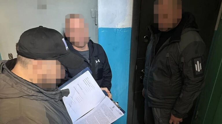 У Херсоні викрили правоохоронця, який за гроші сприяв незаконному отриманню водійських посвідчень