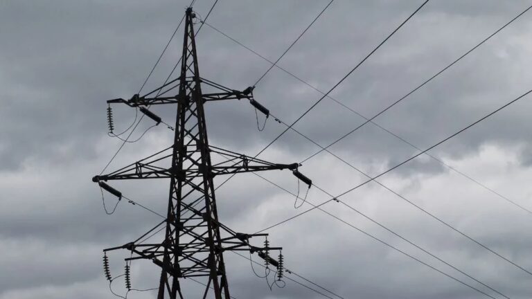На Херсонщині відновлюють електропостачання після блекауту