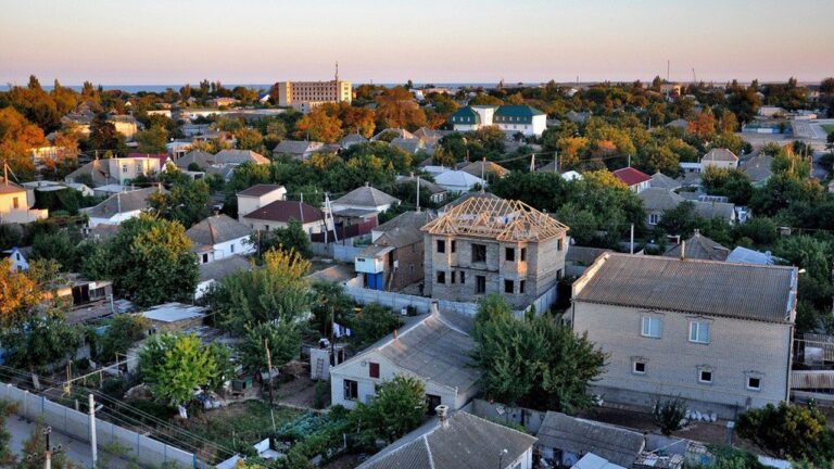 РФ узаконила конфіскацію житла на окупованих територіях: квартири можуть оголошувати “безхазяйними” до 2030 року