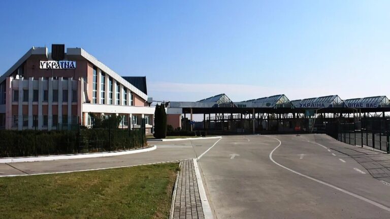 Суд дав слідчим доступ до документів щодо можливого переправлення призовників за кордон під виглядом гуманітарної допомоги