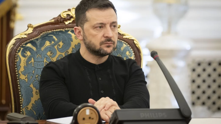 Зеленський: Українські війська залишаються в Херсоні попри мирний план США