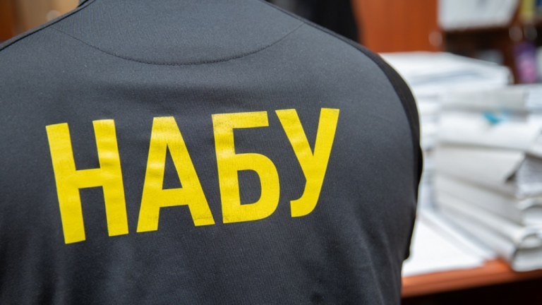 Обшуки в Луцькій міськраді та Волинській облраді: правоохоронці на місці