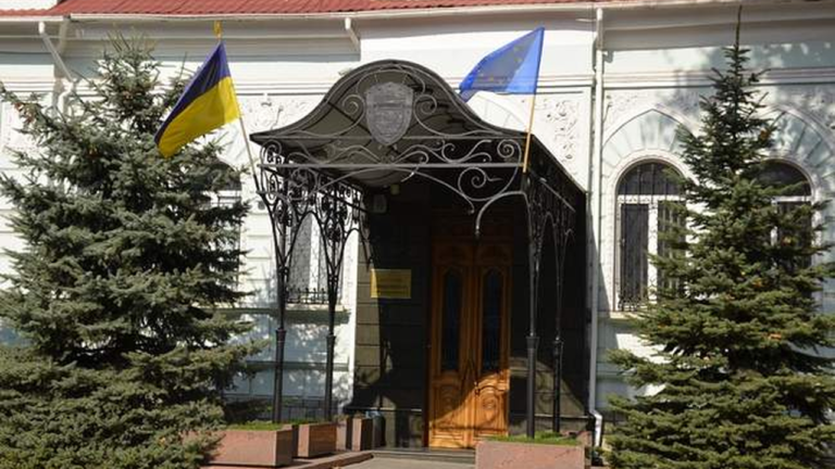 Жителя Кропивницького засудили за збут психотропів та носіння холодної зброї