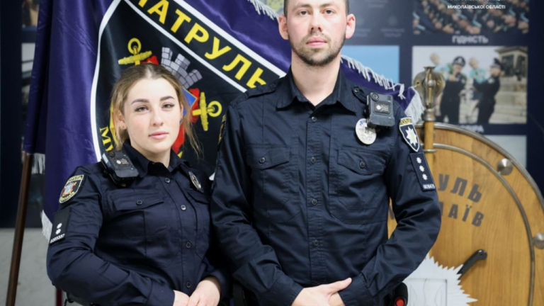 Миколаївські патрульні врятували чоловіка з інсультом на вулиці
