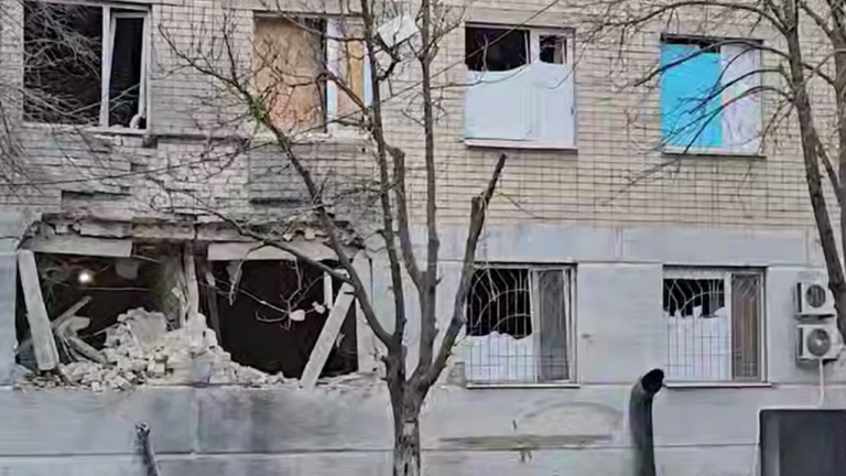 Російські війська атакували медичний центр у Херсоні