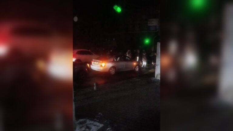На Рішельєвській в Одесі люди перекрили дорогу через тривале відключення світла