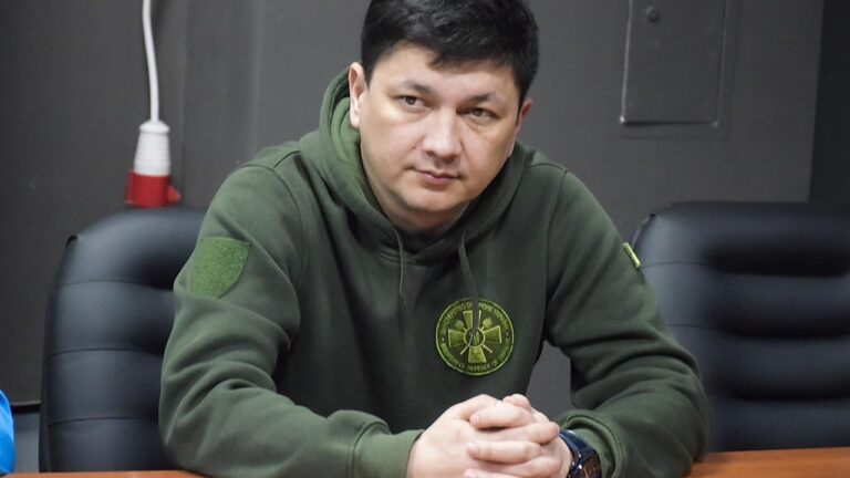 Кім заявив про розрив у ставленні до війни між заходом і сходом України