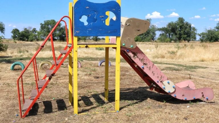 Евакуація останньої дитини з прифронтового села на Херсонщині