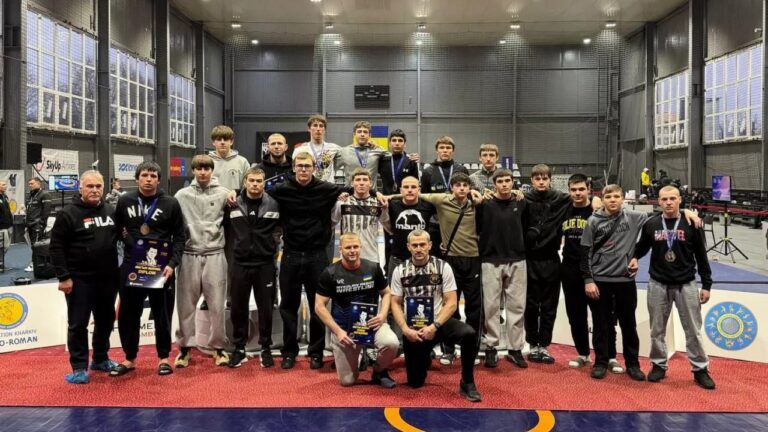 Борці з Миколаївщини здобули шість медалей на всеукраїнському турнірі в Києві