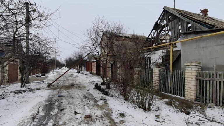 Одна людина загинула та четверо поранені через обстріли Херсонщини за добу