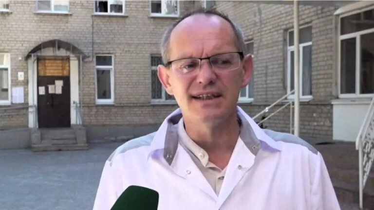 Російському лікарю з Каховки оголосили підозру за колабораціонізм і підтримку війни