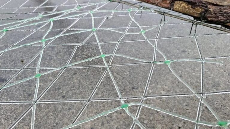 На трасі Херсон—Миколаїв тимчасово обмежили рух через пошкодження антидронових конструкцій