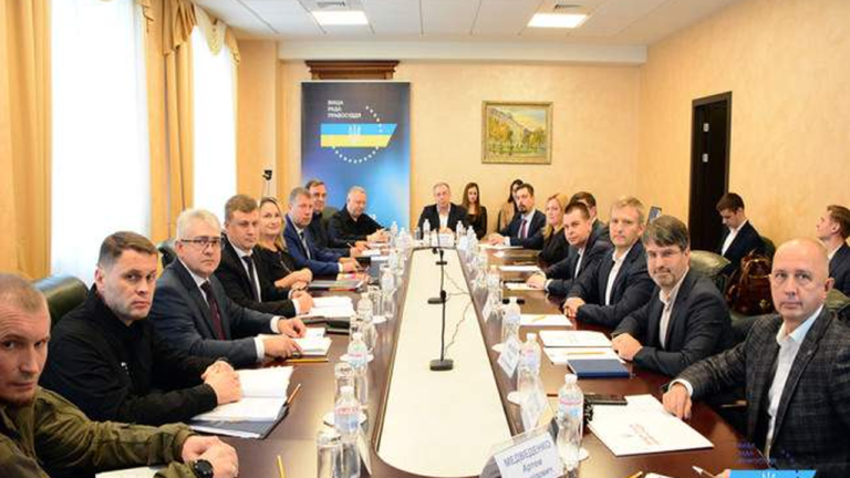 ВРП звільнила суддю з Херсонщини яка втекла на окуповану територію