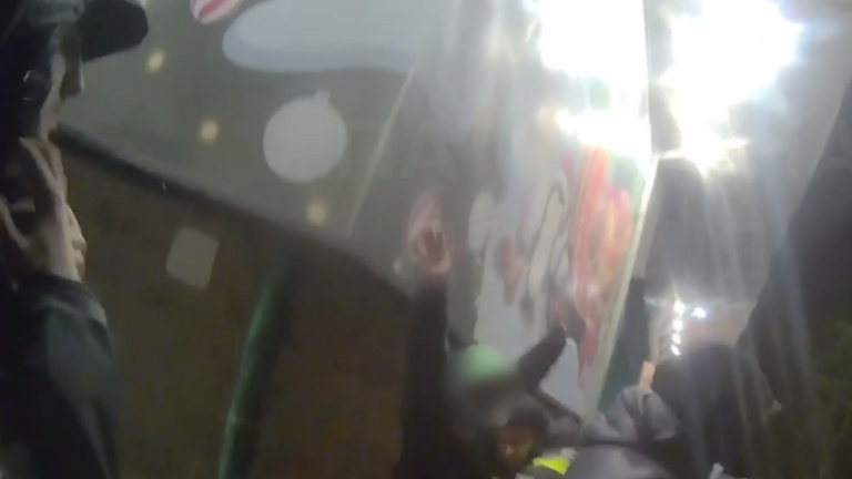 У Миколаєві двох чоловіків притягнули до відповідальності за хуліганство в укритті