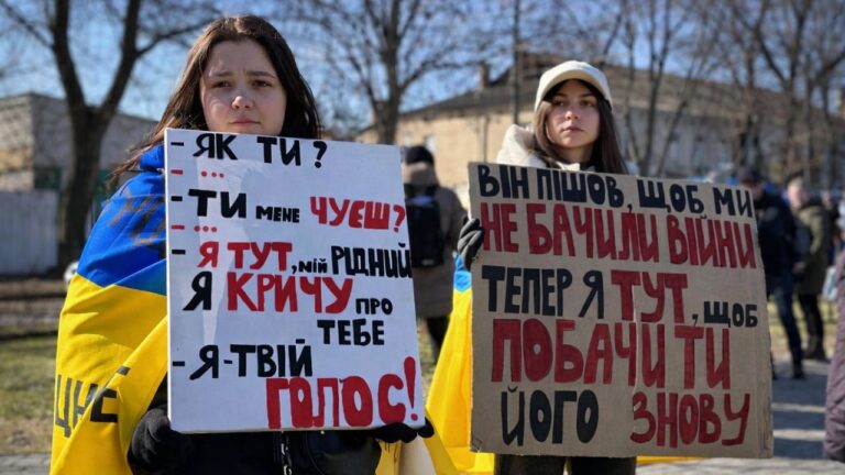 У Миколаєві 400 людей вийшли на акцію на підтримку військовополонених і зниклих безвісти