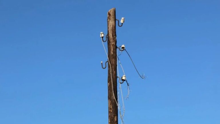 На лівобережжі Херсонщини окупанти знеструмили сім округів