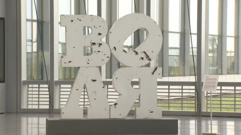 У штаб-квартирі НАТО розмістили інсталяцію “Воля” з літер із Херсонщини