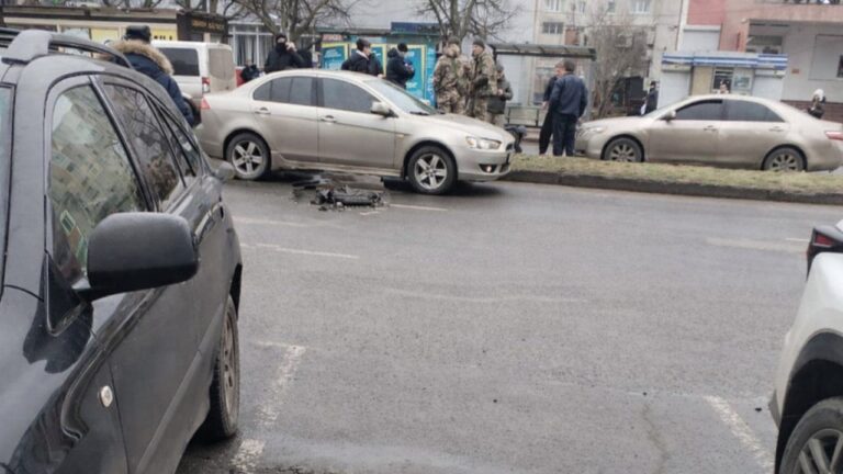 У центрі Одеси авто збило чоловіка під час інциденту з ТЦК