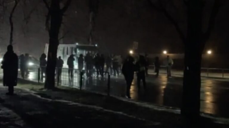 В Одесі мешканці двох районів перекрили вулиці через тривалу відсутність електроенергії