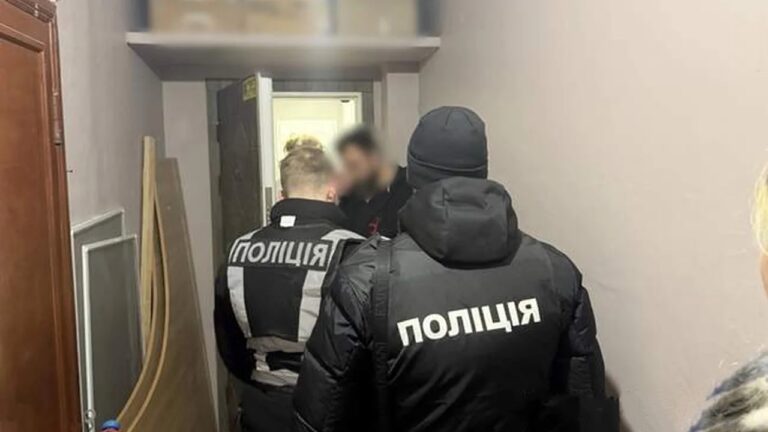 Ексдиректора лікарні на Одещині підозрюють у поборах з пацієнтів під час операцій