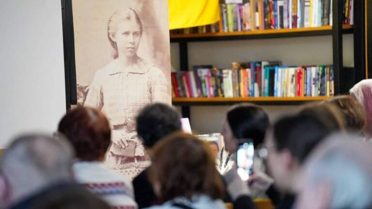 Обговорення пам’ятника Лесі Українці в Одесі викликало суперечки про плагіат