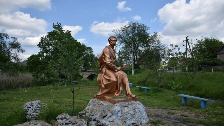 Мінкульт виключив пам’ятник Пушкіну в Татарбунарах із переліку об’єктів культурної спадщини