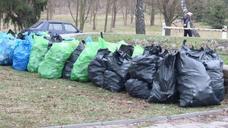 На окупованій Херсонщині мешканцям Нижньосірогозької громади масово виставили рахунки за вивезення сміття