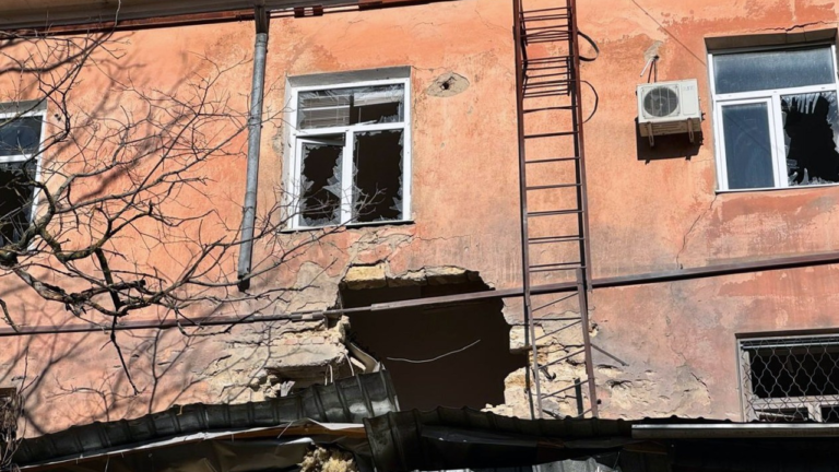 Військові РФ обстріляли 30 населених пунктів Херсонщини: шестеро поранених