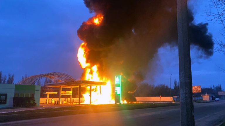 Російські обстріли на Херсонщині: поранено 10 осіб, пошкоджено понад 40 об’єктів