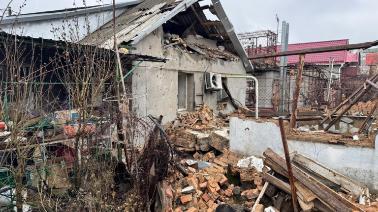 За добу на Херсонщині поранено чотирьох людей, пошкоджено 19 об’єктів – поліція