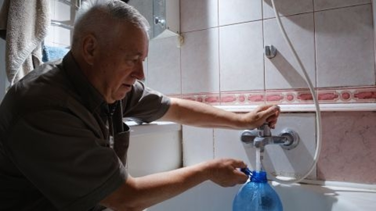 У Миколаєві частина мікрорайону Північний залишилася без води через ремонт